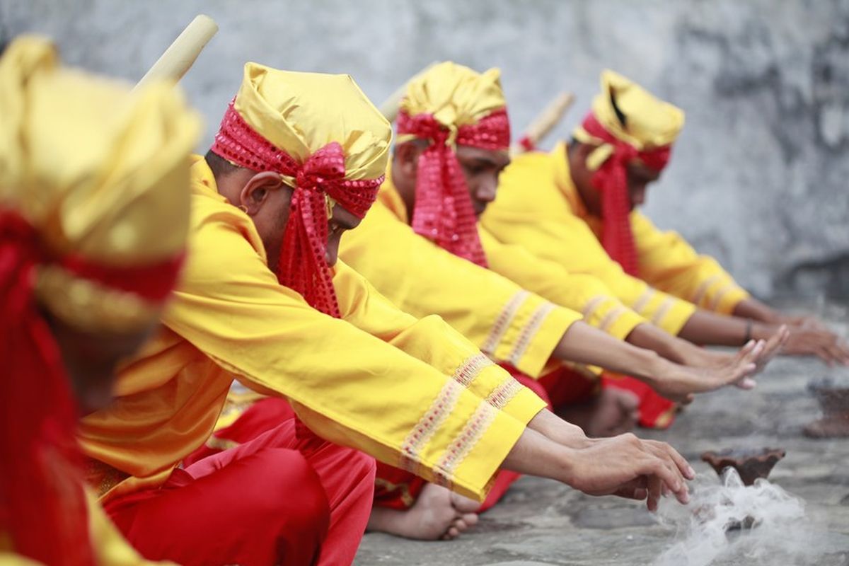 Tari Salai Jin: Gerak Mistis dari Tanah Ternate